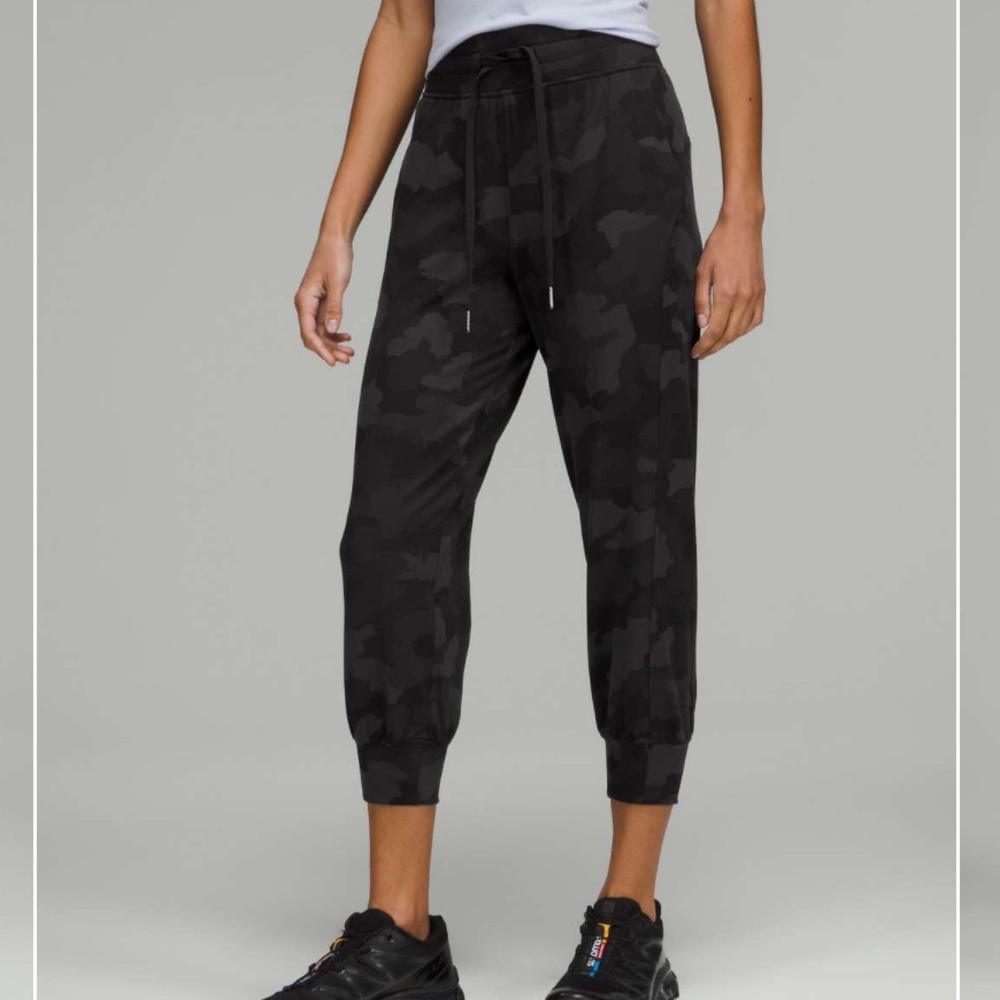 Lululemon Ready to Rulu High-Rise Crop Jogger
Heritage 365 Camo Deep Coal pants - Picture 2 of 4